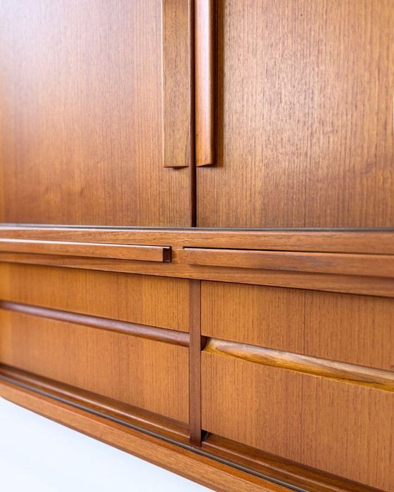 Image 1 of Deense vintage teakhouten dressoir uit de jaren 60 — Professioneel gerestaureerd