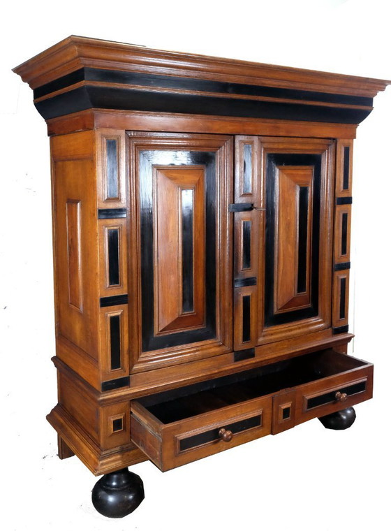 Image 1 of 18de eeuwse Hollandse Kussenkast / Dutch 18th century Kussenkast