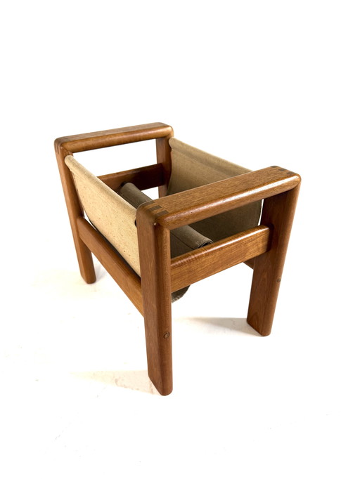 Cesta de revistas vintage de teca danesa de los años 70