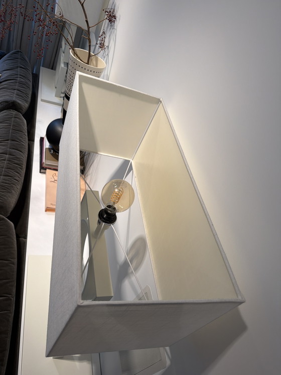 Image 1 of Lampada