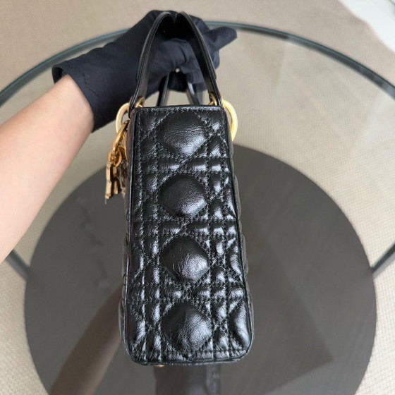 Image 1 of DIOR LADY SMALL - CANNAGE GEGLAZUURD KALFSLEER ZWART MET GOUDEN BESLAG
