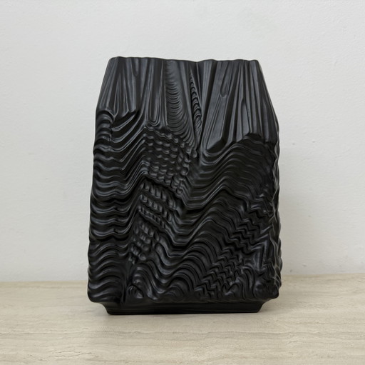 Rare Large Porcelain Black ‘Kaskade’ Vase – Martin Freyer for Rosenthal Studio Linie 1966