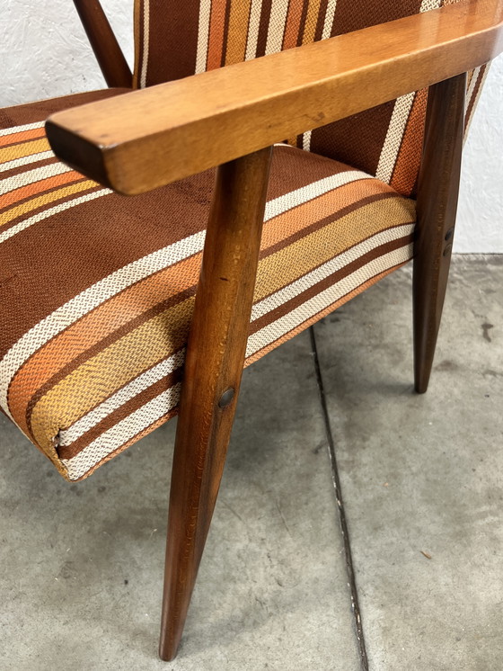 Image 1 of Deux fauteuils vintage en bois avec tissu rayé, 1970