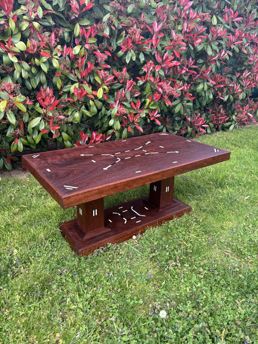 Mesa de centro de arte africano, década de 1960.