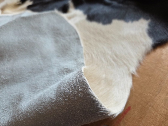 Image 1 of Poltrona danese degli anni '60, completamente rivestita, pelle di mucca, rovere.