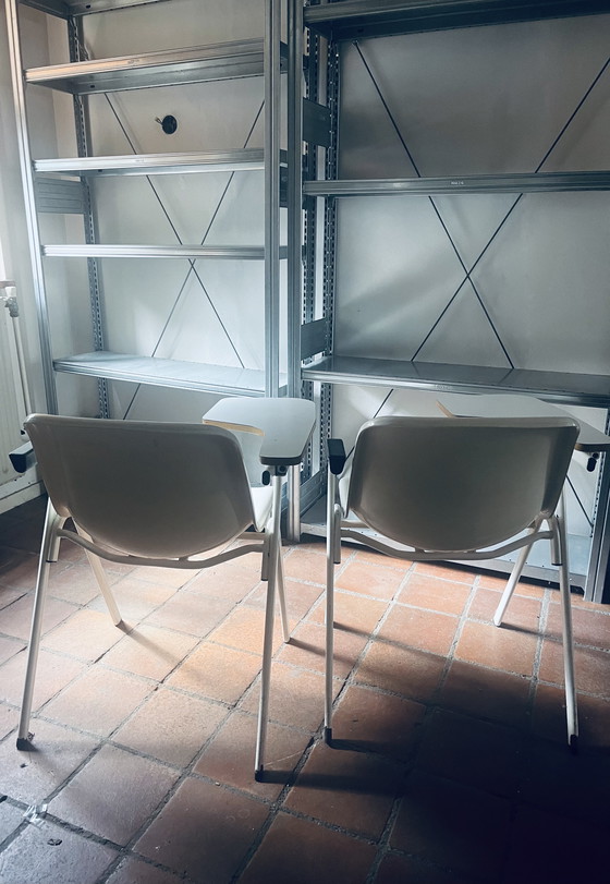 Image 1 of 8 x Porta di accesso al museo