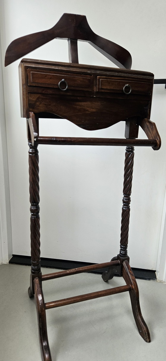Image 1 of Klassieke Engelse Dressboy Valet stand Victoriaanse stijl