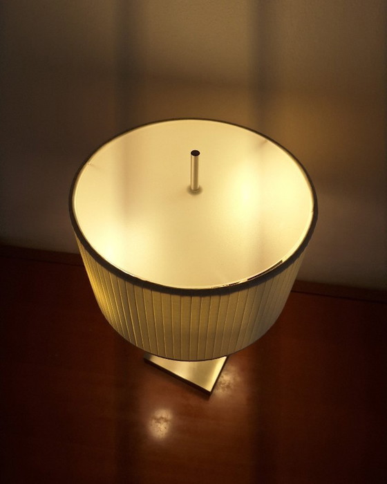 Image 1 of Lampada da tavolo Philips Lirio Design