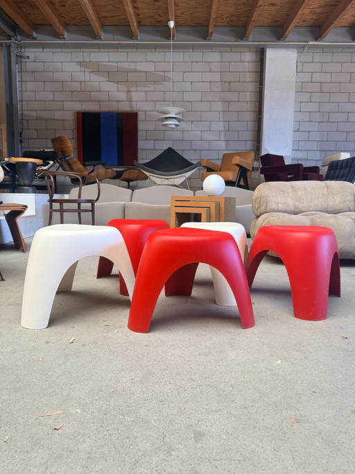 Sgabello Vitra Elephant di Sori Yanagi (disponibilità: 5) – krukjes, Plastic (photo 2 of 22)