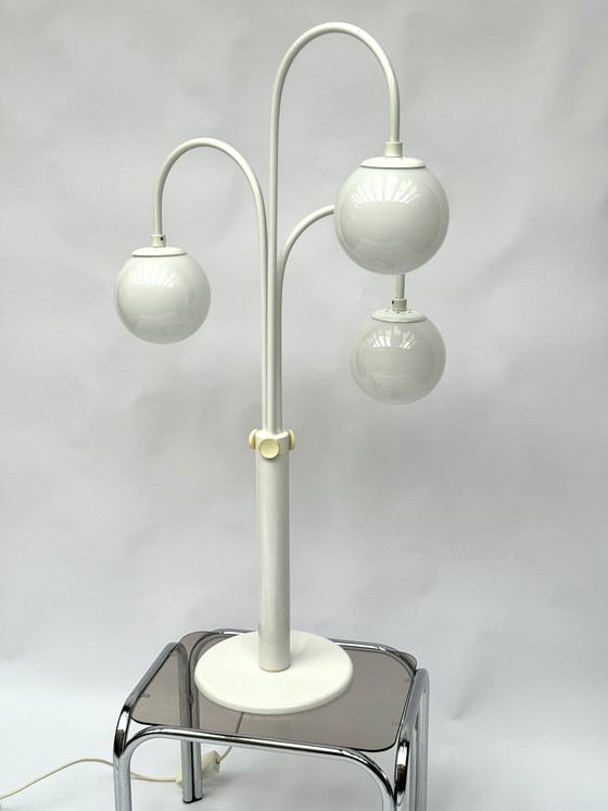 Image 1 of Grande lampe de table cascade en verre opalin – Design néerlandais des années 1970