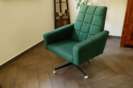 Image 1 of Coppia di sedie girevoli retrò su rotelle