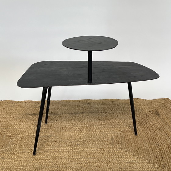 Image 1 of Table basse en forme de tour Kare Design