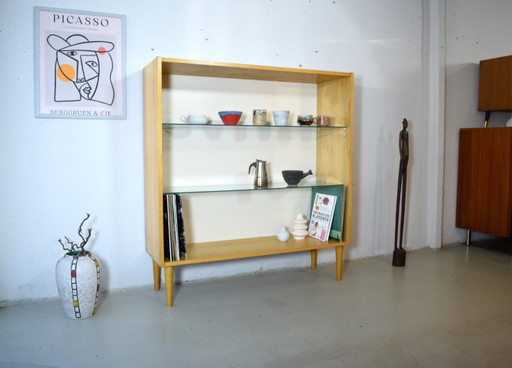 Dressoir met open planken uit de jaren 1950, vintage vitrinekast met displayplanken.
