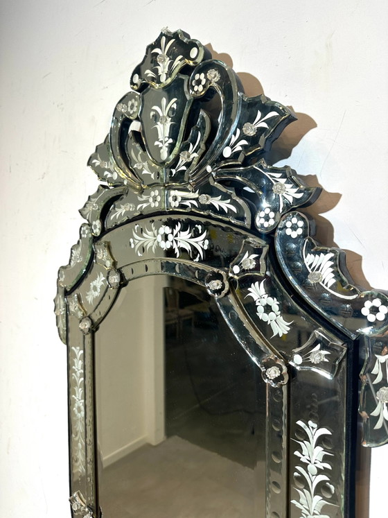 Espejo veneciano grabado con escudo ornamentado de rubí – Glass (photo 2 of 4)