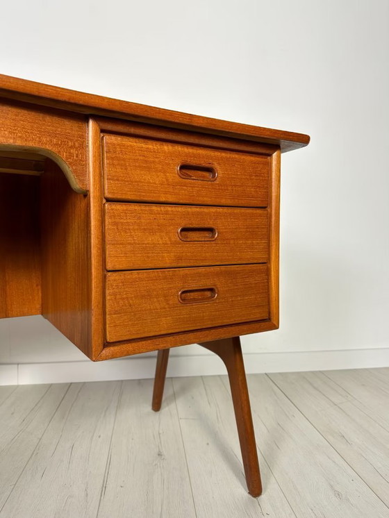 Image 1 of Gebogener Teakholzschreibtisch von Svend Aage Madsen 60s