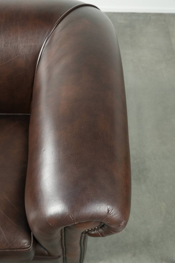Luxury brown cowhide leather set consisting of a smooth Chesterfield sofa and armchair – 3-5 seaters (photo 24 of 26)