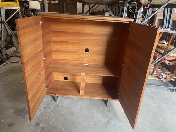 Bert Plantagie Highboard in Massief Kersenhout met Geborsteld RVS Onderstel – High boards, Wood (photo 4 of 7)