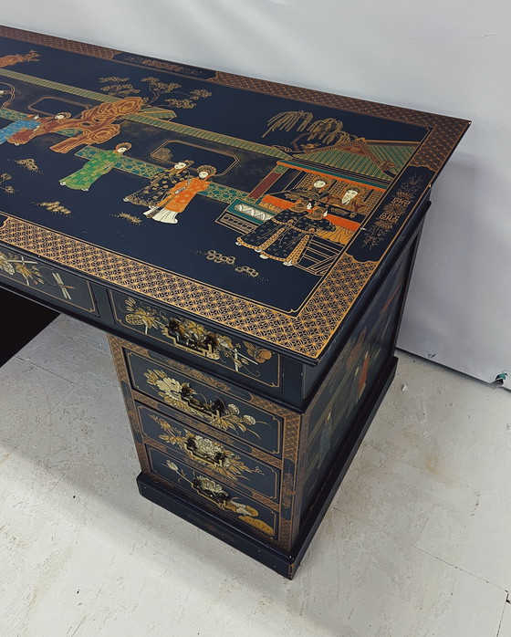 Image 1 of Vintage Chinees Bureau met Glazen Bovenblad