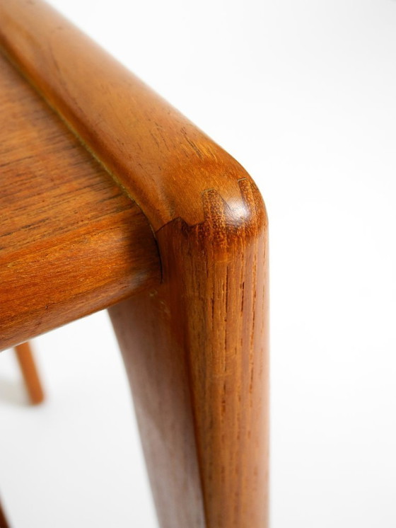 Image 1 of Table d'appoint danoise en teck avec tiroir, style milieu du XXe siècle, signée Salin Nyborg, vers 1960.