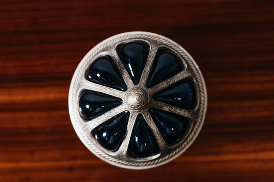 Image 1 of Grote blauwe serveerkan uit de Royal Sheffield Collection uit de jaren 1950, vintage pronkstuk.