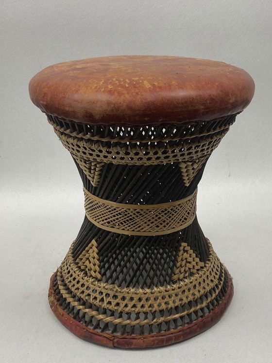 Image 1 of Tabouret tambour en rotin et osier tressé africain avec assise en cuir, années 1950