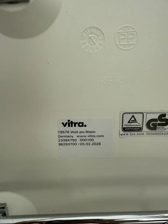 Image 1 of Vendo Vitra RAR Eames Rocking Chair bianca ZGAN e ORIGINALE