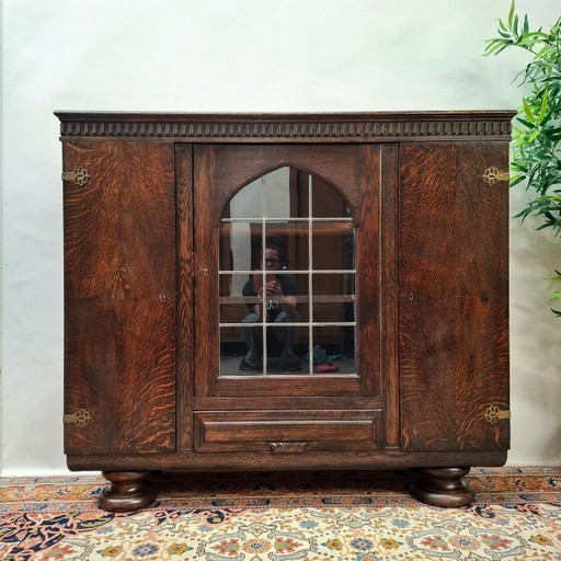 Antieke eikenhouten buffetkast met een centrale glazen deur en opvallende bolpoten – dressoirs, Glass, Wood (photo 2 of 15)