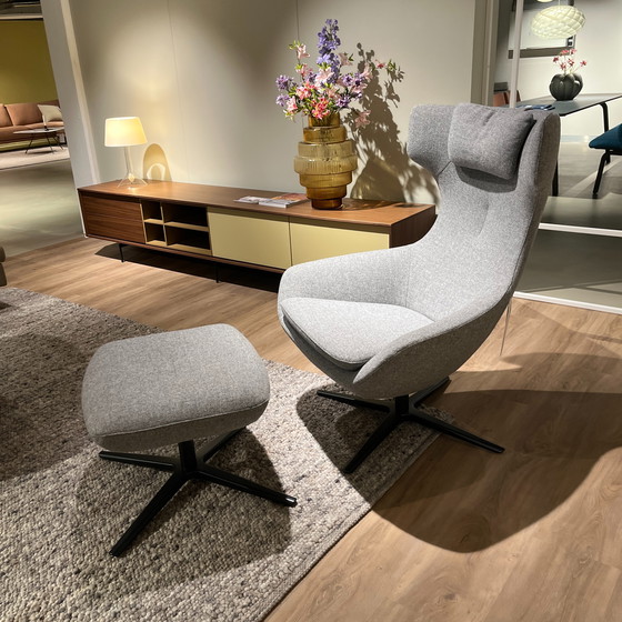 Image 1 of Leolux Caruzzo Plus armchair with ottoman