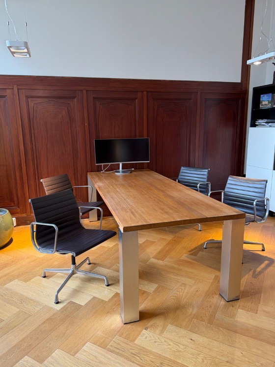 Image 1 of 4 X Leren Vitra stoelen EA108, donkerbruin leer