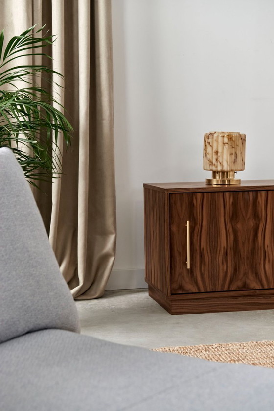 Image 1 of Notenhouten dressoir O-S01 schuifdeur en 2 laden 200