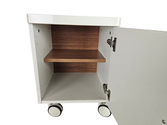 Comodino color crema su ruote, Ikea, Comodini, Legno, MDF, Modern (foto 4 di 5)
