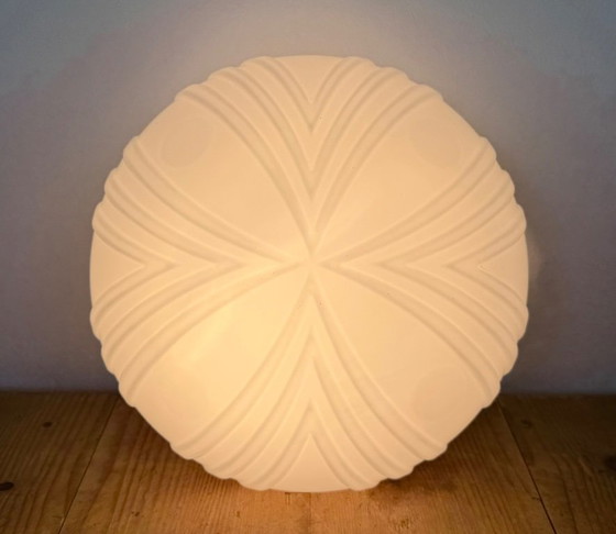 Lampada da Parete o Plafoniera Vintage in Vetro Latte, Anni '70, Plafoniere, Metallo, Bianco (foto 9 di 14)