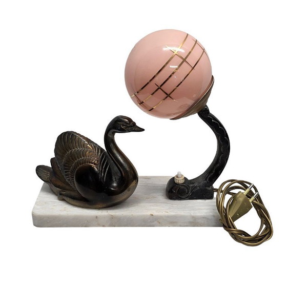 Image 1 of Französische Art-Deco-Lampe mit Schwanenmotiv auf Marmorsockel