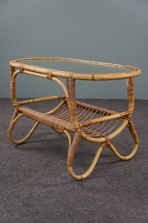 Dutch Design Style coffee table with cloud glass top and reading basket