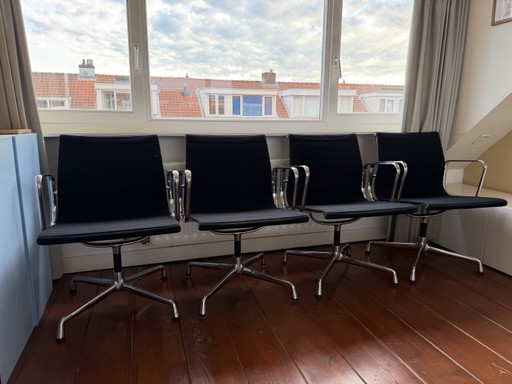 4x Vitra Aluminium Chairs EA 107 – eetkamerstoelen (photo 2 of 15)