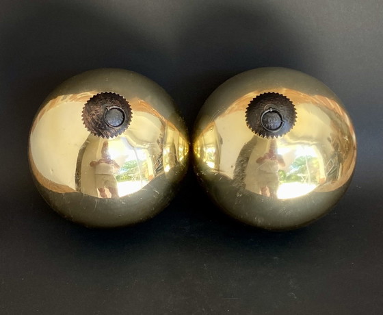 Image 1 of Paire de grandes sphères décoratives en verre églomisé français