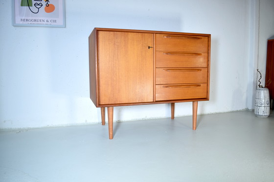 Image 1 of Cassettiera danese in teak, credenza vintage, credenza di metà secolo