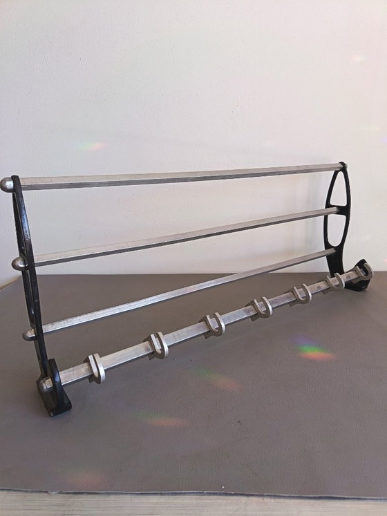 Appendiabiti e porta cappelli da parete in stile Bauhaus di metà secolo – Art Deco, Aluminium (photo 7 of 24)