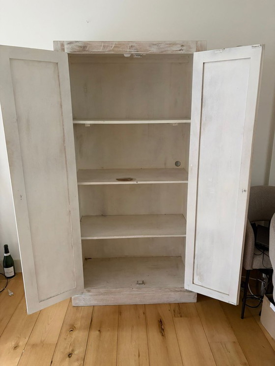 Image 1 of Precioso armario marroquí hecho de madera de mango.