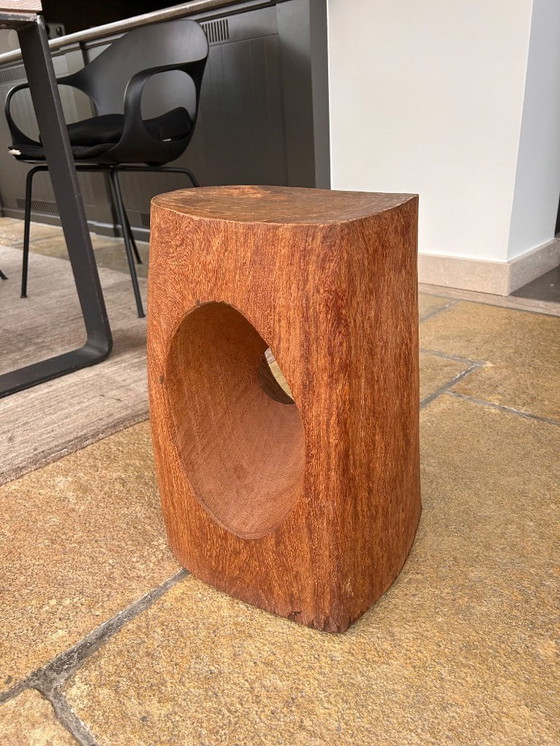 Image 1 of Bijzettafel in hout