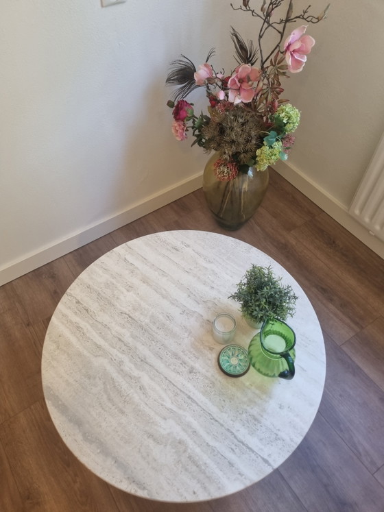 Image 1 of Magnifique table basse en travertin