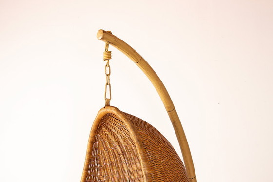 Image 1 of Sillón danés de ratán tejido con soporte metálico, silla colgante tipo huevo, atribuida a Nanna Ditzel