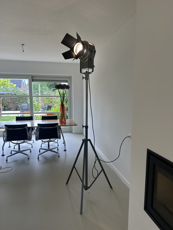 Image 1 of Cremer Paris Theaterlampe auf Ständer ca. 1940