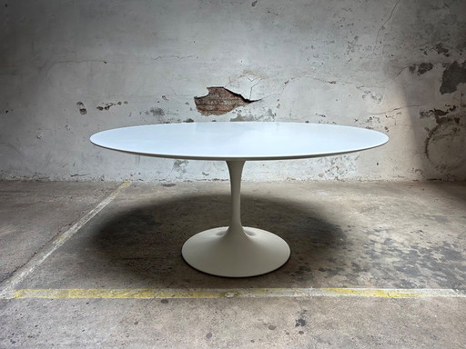 Beautiful Saarinen table by Knoll – 152 cm