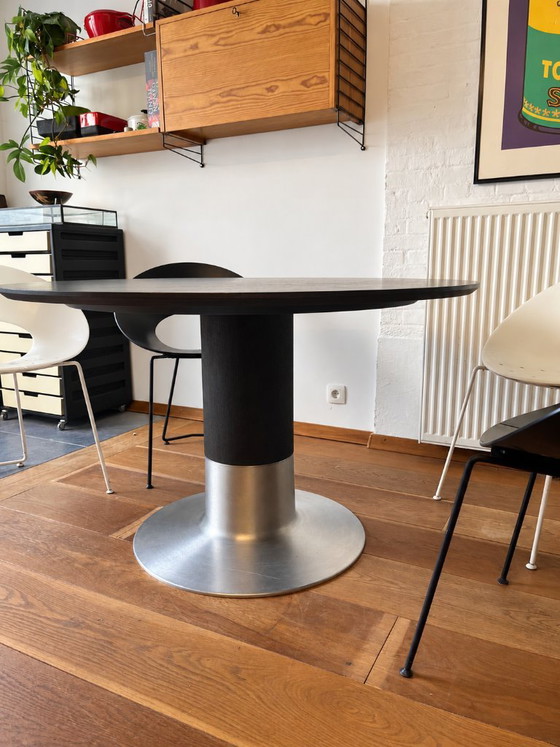 Belle table Arco Balans en bois Morado avec finition mate. – Tables de salle à manger, Aluminium (photo 4 of 8)