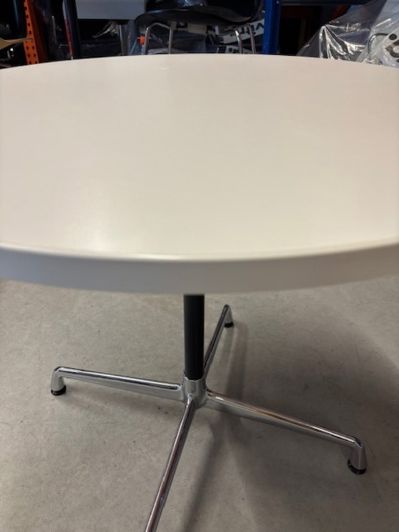 Image 1 of Mesa Vitra Eames contract