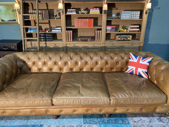 Divano Chesterfield XXL vintage color cognac – Winchester, Divani, Pelle, Legno (photo 7 of 12)