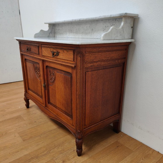 Image 1 of Credenza, cassettiera, comò e mobile da bagno vintage e antichi con piano in marmo.