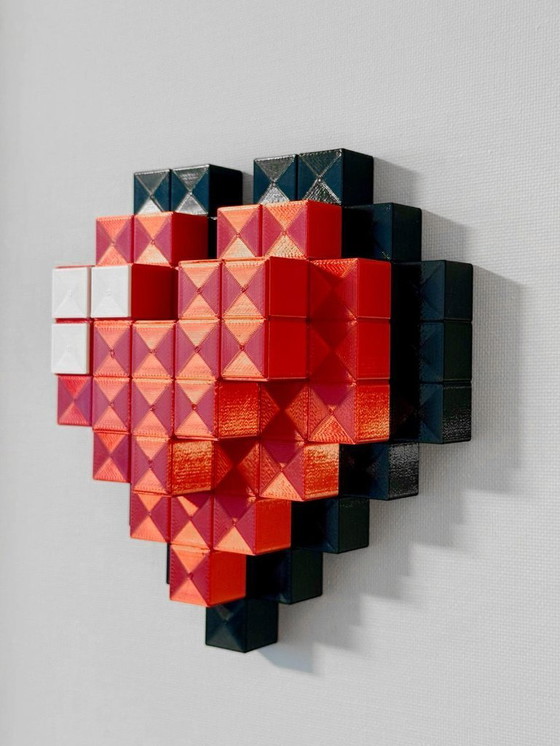 Image 1 of MineHeart - Pixel heart decor - 3D printed