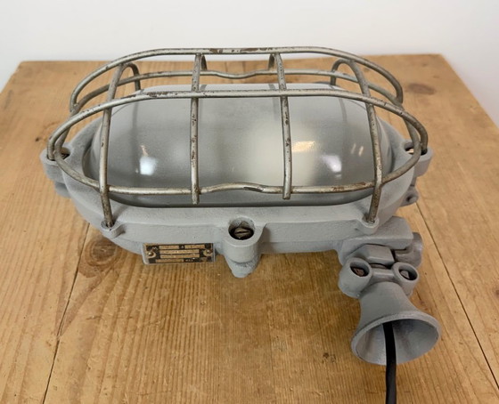 Grijze industriële gietijzeren Wandlamp van Elektrosvit, jaren 60, Wandlampen, Metaal, Glas, Vintage (foto 3 van 14)